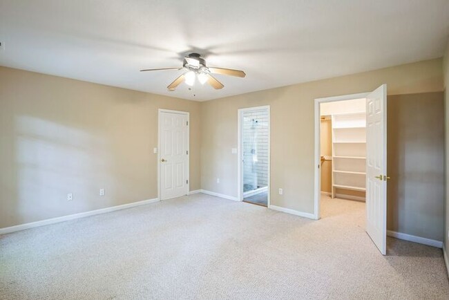 Building Photo - 43935 Willow Leaf Way