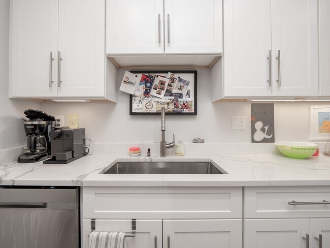 Building Photo - 45 L St