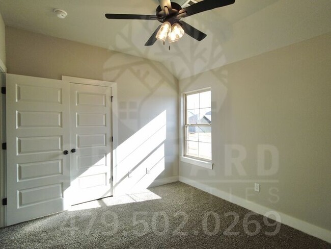 Building Photo - Tontitown- Single-Family Home- Spacious 4 ...