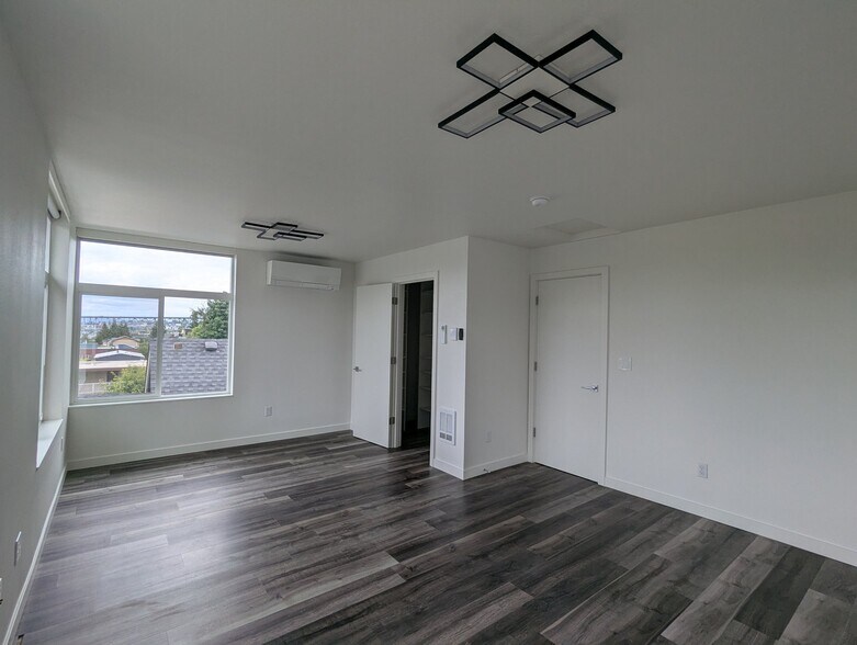 Building Photo - 33 W Etruria St