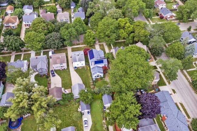 Building Photo - 5160 N Kent Ave