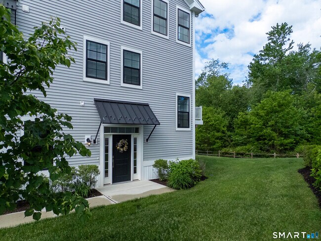 Building Photo - 25 Brentwood Cir