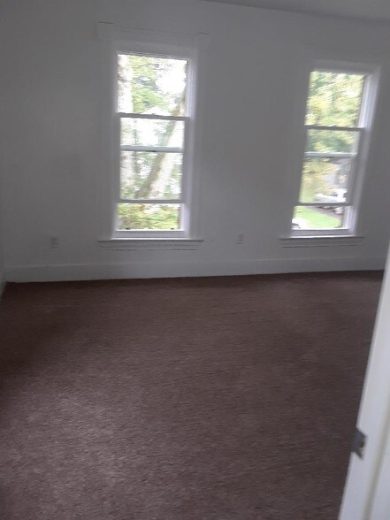 Building Photo - 1335 W 3rd St