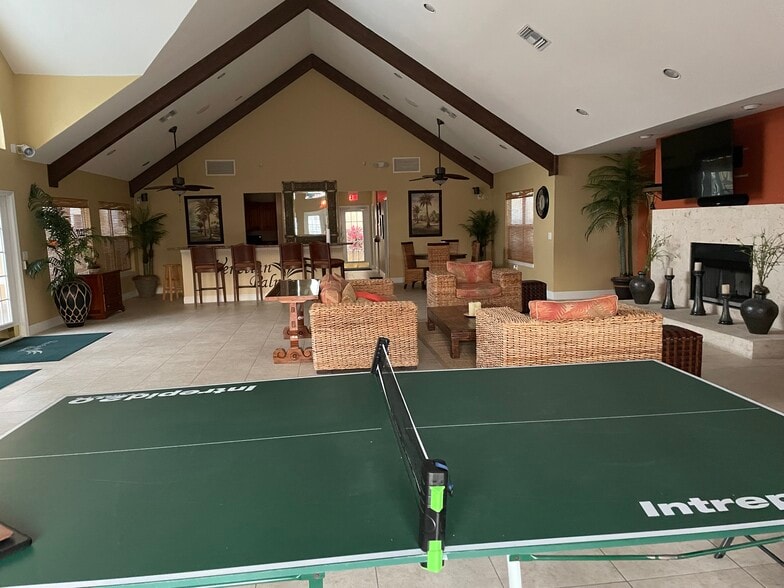 Building Photo - 12530 Equestrian Cir