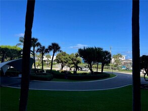 Building Photo - 333 NE 21st Ave