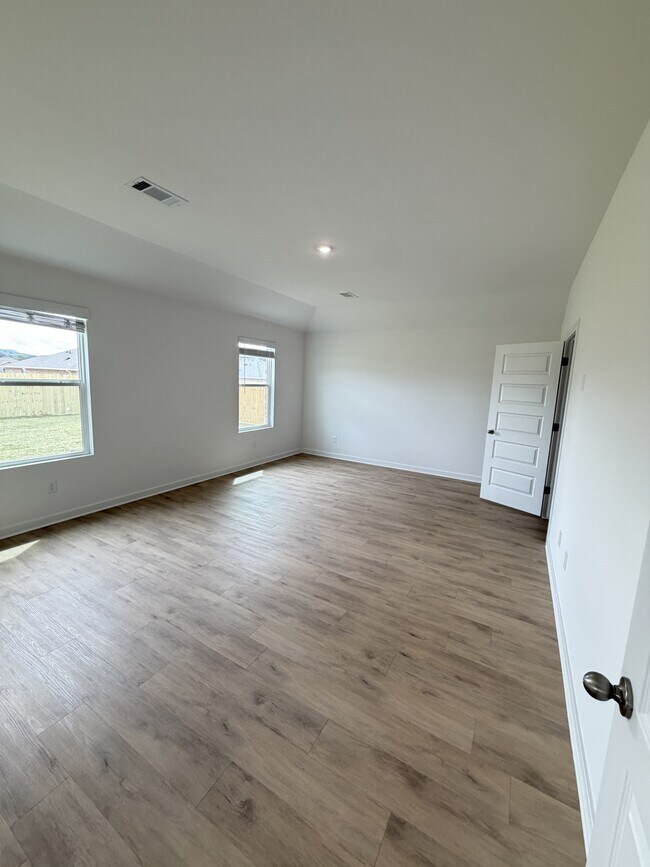 Building Photo - 562 Arizona St