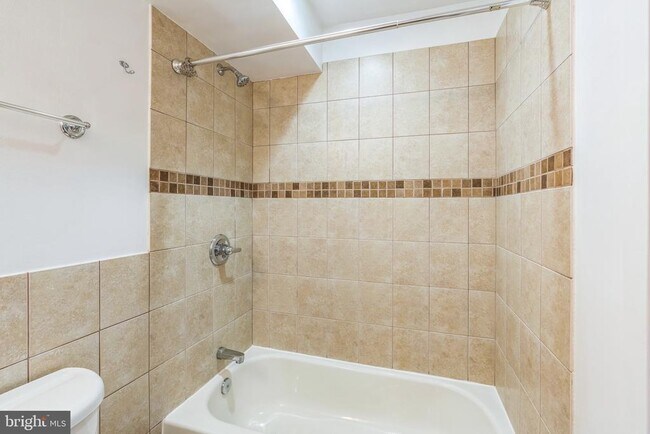 Building Photo - 1526 8th St NW