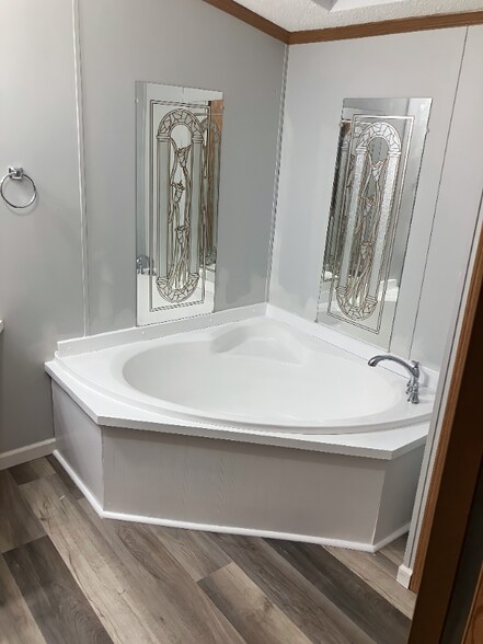 Building Photo - 69 Village Ct