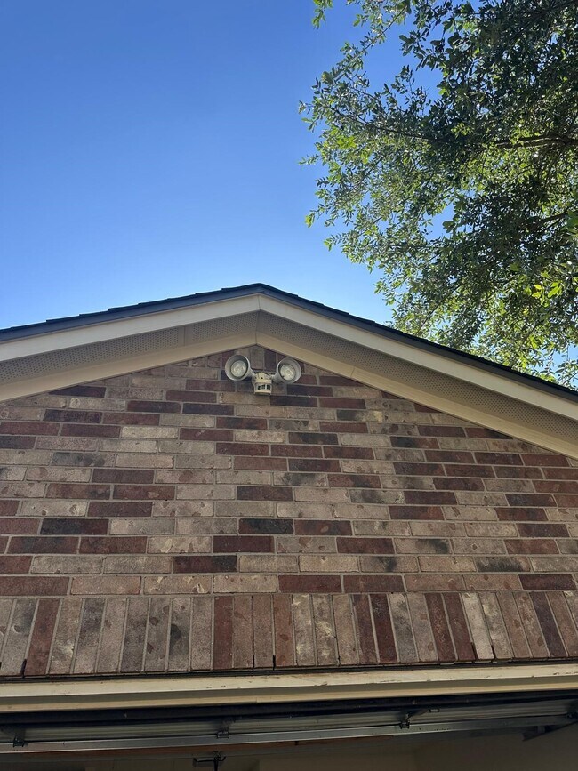 Building Photo - 5911 Llano Creek Dr
