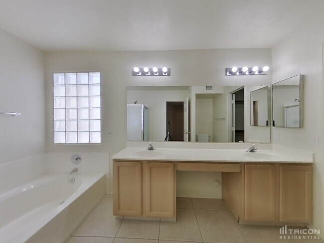 Building Photo - 4043 E Encinas Avenue Gilbert AZ