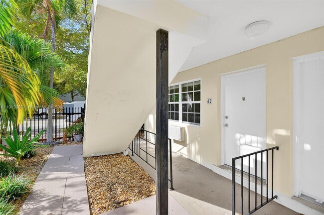 Building Photo - 345 Michigan Ave