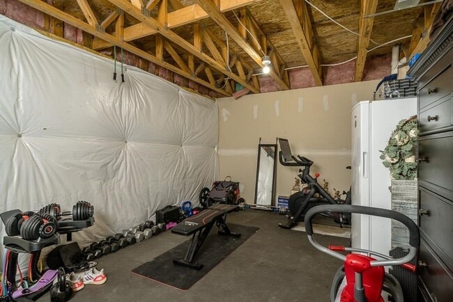 Building Photo - Spacious Luxury Townhome! Outstanding Location!