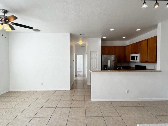 Building Photo - 3137 Grandiflora Dr