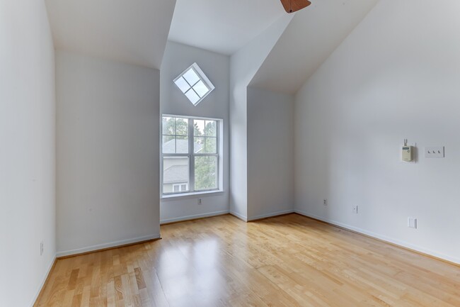 Building Photo - 501 Olmsted Park Pl