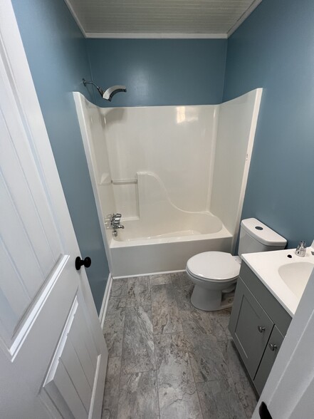 Updated Bathroom - 4531 Sunset Ave