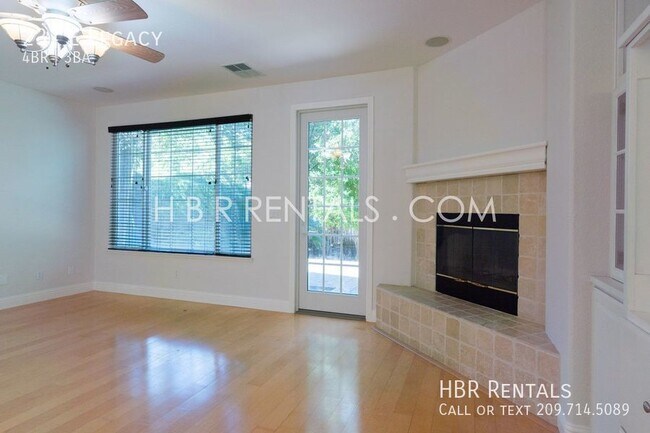 Building Photo - WICKLUND Village 4 Bedroom Home - Gated Dr...