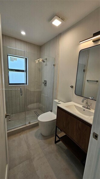Building Photo - 424 NE 63rd St