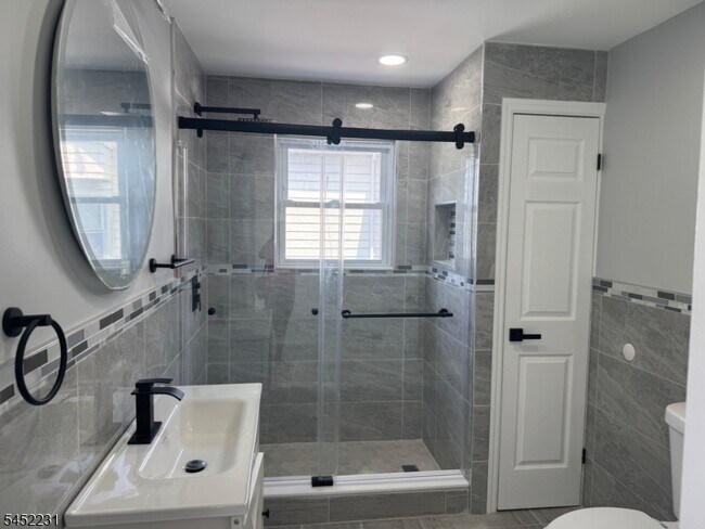 Building Photo - 114 Orange Ave