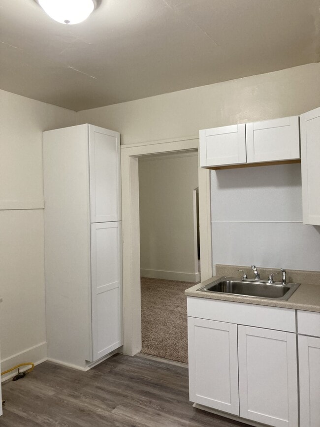 Building Photo - 817 W Nebraska Ave