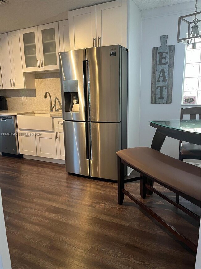 Building Photo - 9875 Fairway Cove Ln