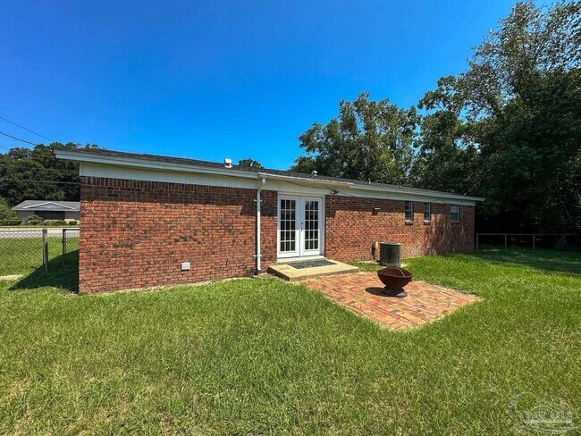 Building Photo - 279 Airport Blvd