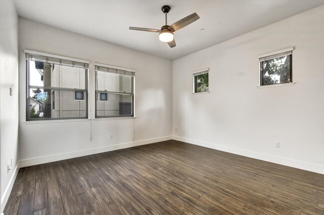 Building Photo - 1107 66th St