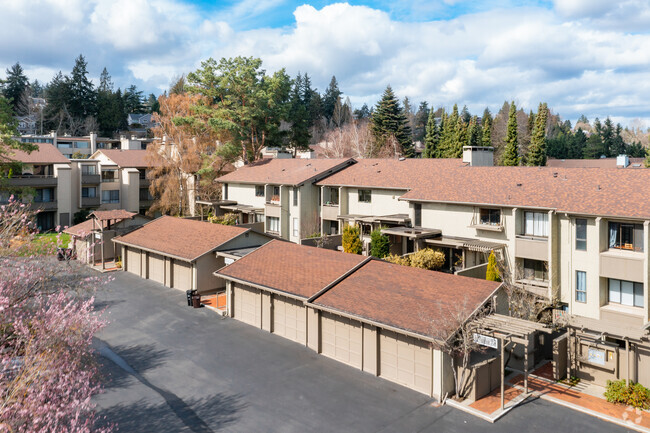 Building Photo - Parkpoint Condominium