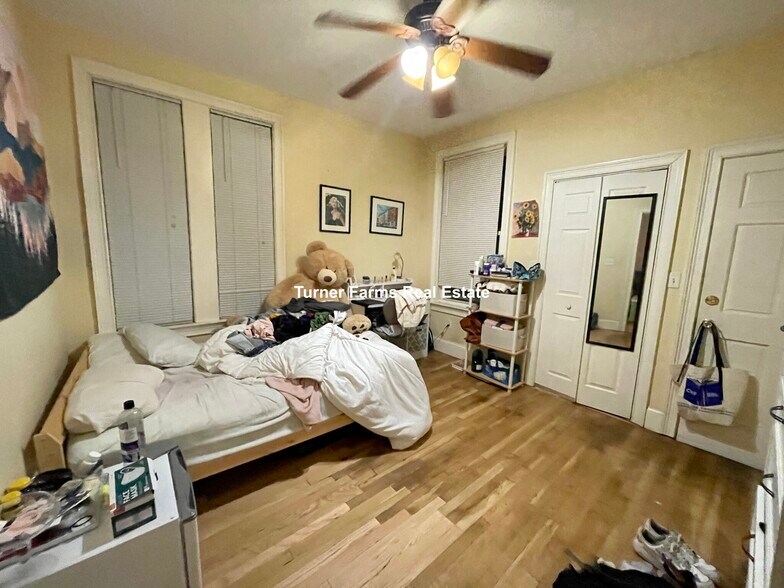 Building Photo - 731 Parker St