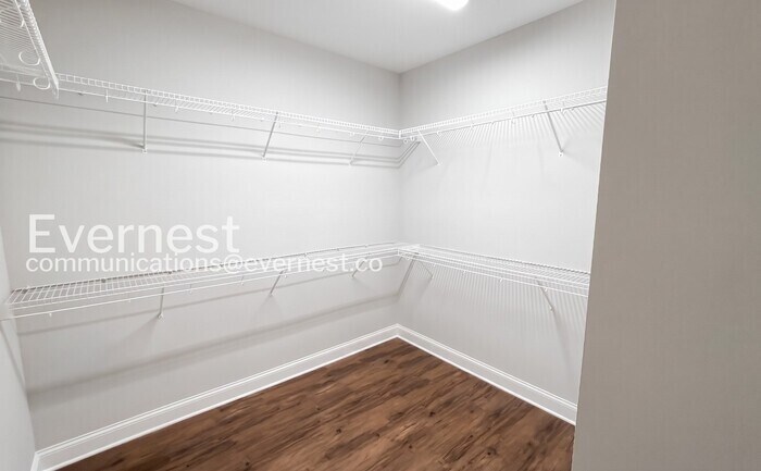 Building Photo - 5344 Roosevelt Rd