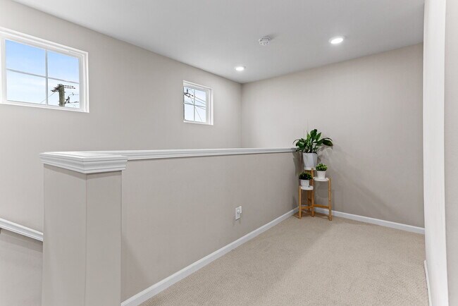 Building Photo - 1675 Addison Cir