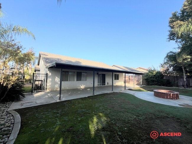 Building Photo - Stunning 4 Bedroom Home In Rosedale!