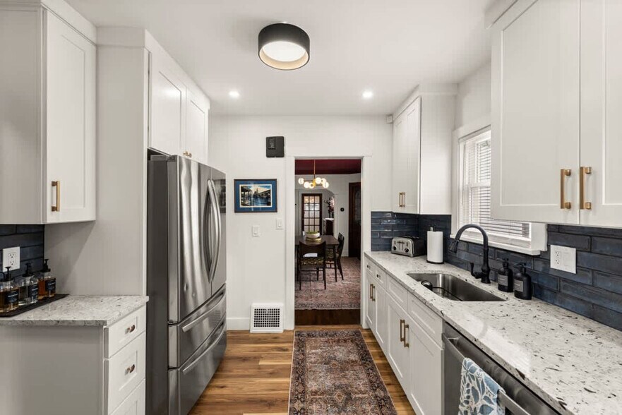 Building Photo - 4040 W 158th St