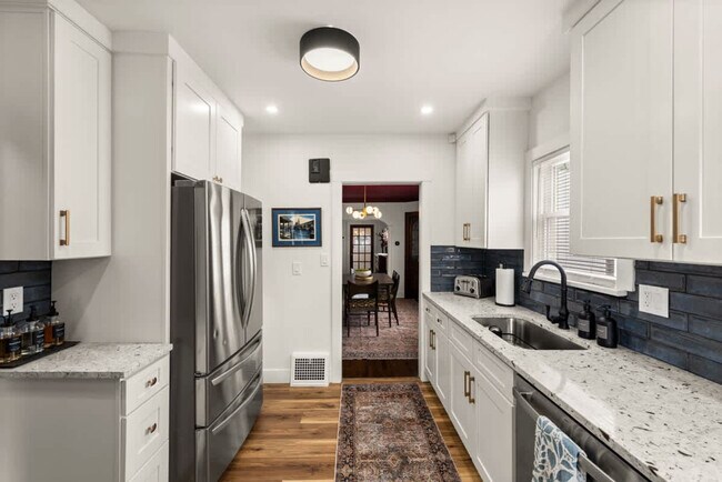 Building Photo - 4040 W 158th St