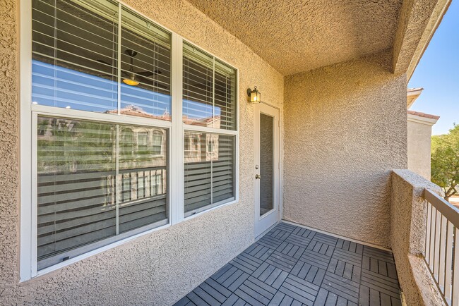 Building Photo - 10550 W Alexander Rd