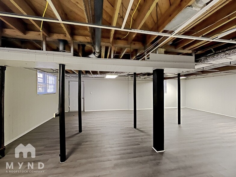 Building Photo - 1081 McCalla St NE