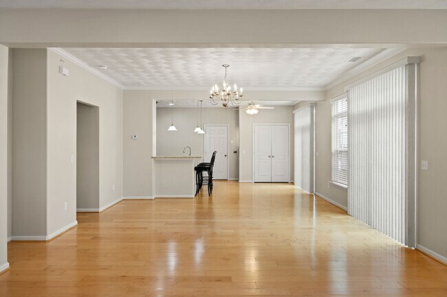 Building Photo - 5543 Botanical Dr