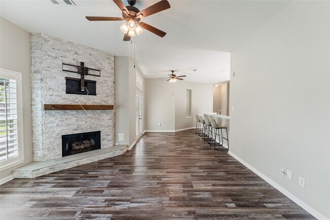 Building Photo - 5935 Sawyer Bend Ln