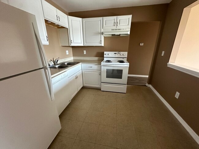 Building Photo - 2579 Union Lake Rd