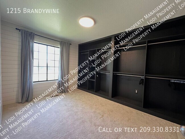 Building Photo - 1215 Brandywine-