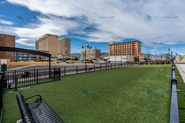 Building Photo - Modern 1 Bedroom 1 Bath Luxury Condo at Th...