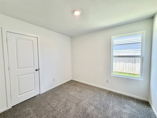 Building Photo - 40839 Hawthorne Glades St