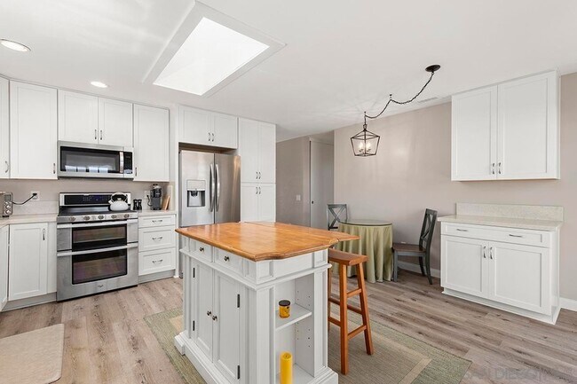 Building Photo - 339 Willowspring Dr N
