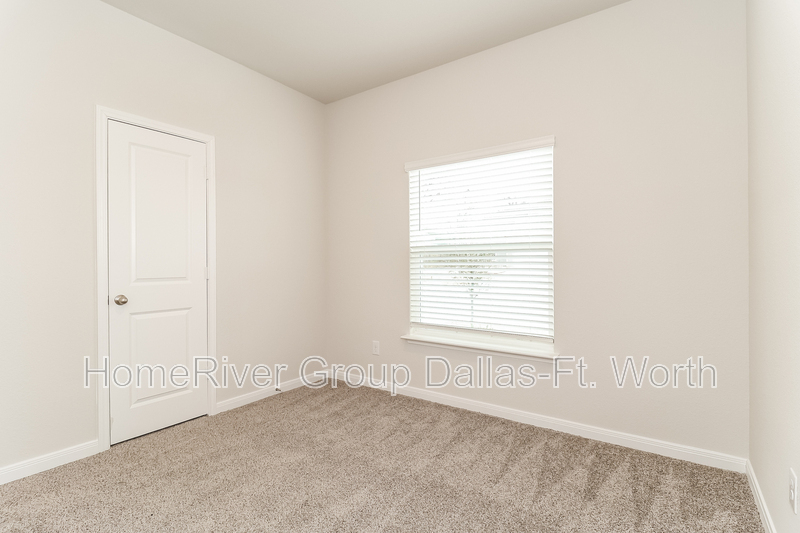 Building Photo - 6176 Sunrise Hill Ln