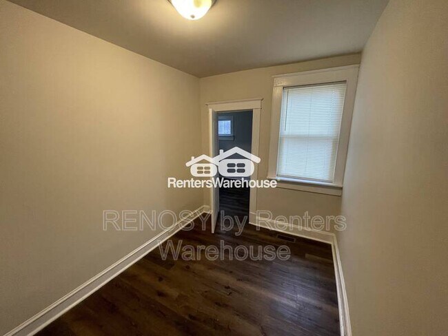 Building Photo - 2855 W Cold Spring Ln