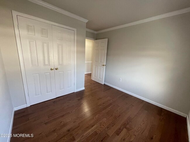 Building Photo - 7 Clinton St