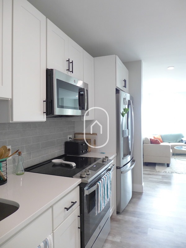 Building Photo - 240 Old Colony Ave