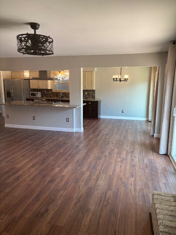 Building Photo - 1718 Clarendon Dr