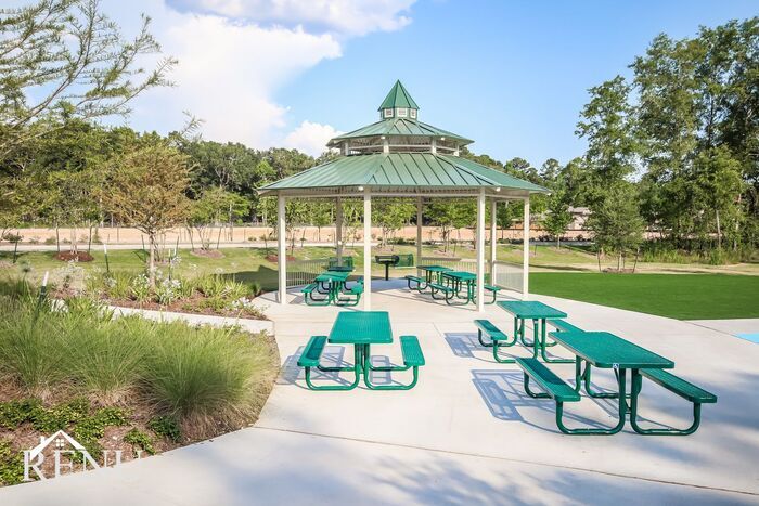 Building Photo - 10446 Sweetwater Creek Dr