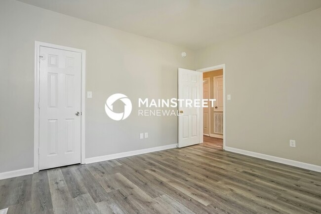 Building Photo - 4 Bedroom Pet-Friendly Home in Durham, NC with Main Street Renewal