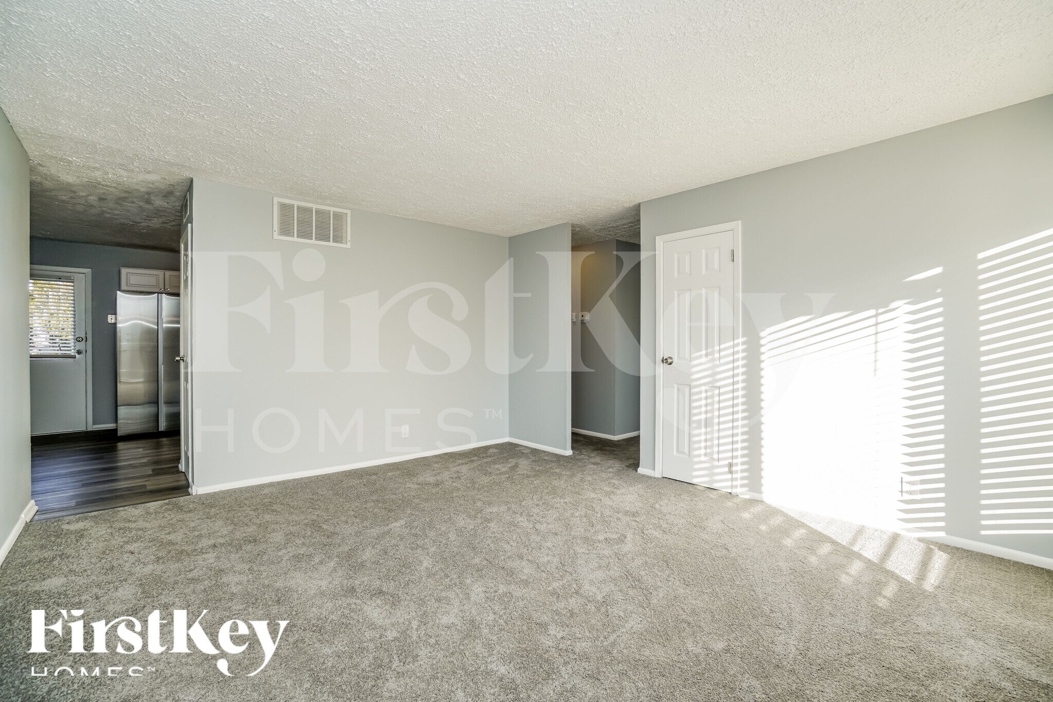 Building Photo - 614 Palace Ln